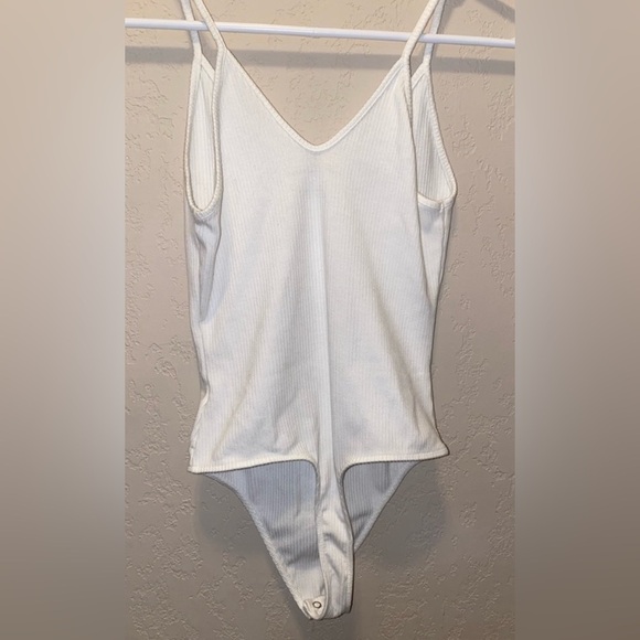 AE White Ribbed V-Neck Bodysuit - Picture 9 of 11